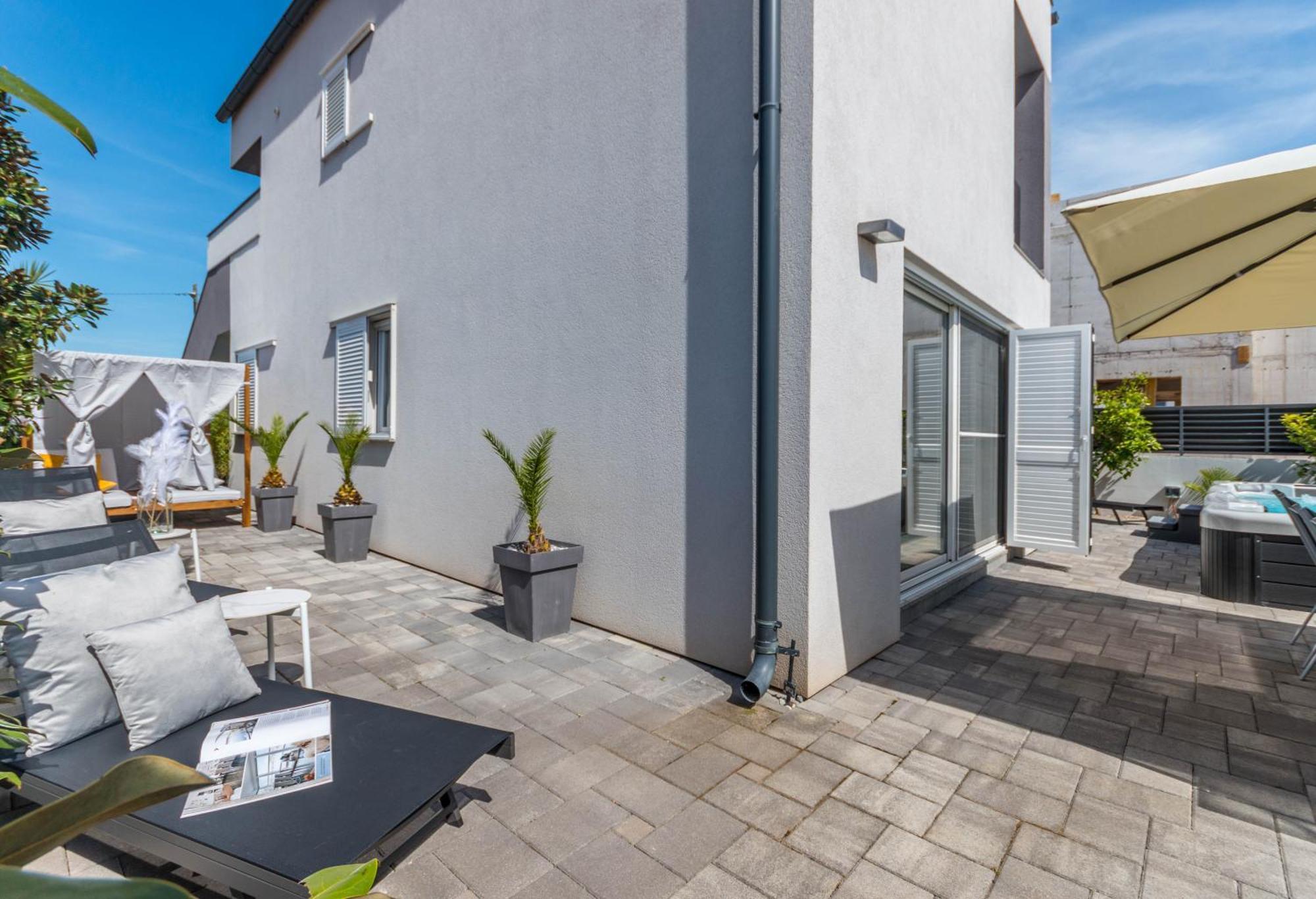 Appartamento House With Pool Ledenko Biograd Na Moru Esterno foto